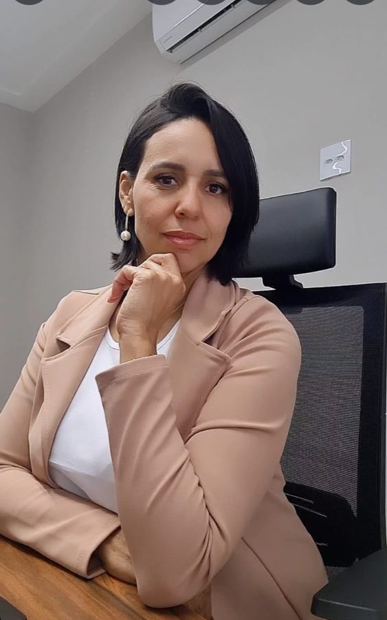Dra. Paloma Oliveira, advogada